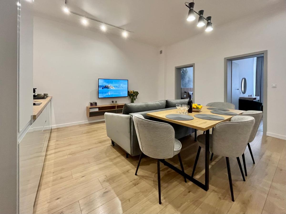 Luna Apartments Jelenia Gora Luaran gambar